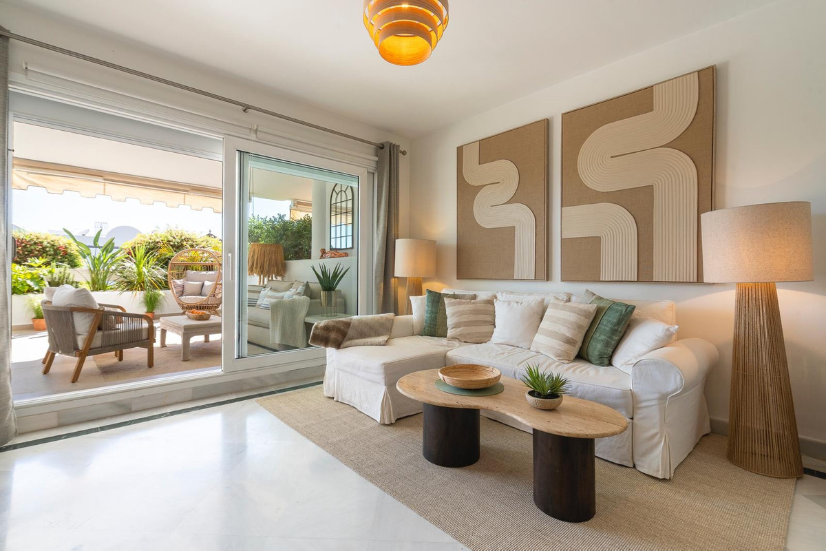 2 Bed Apartment for sale in Nueva Andalucía Costa Del Sol, Málaga, Spain
