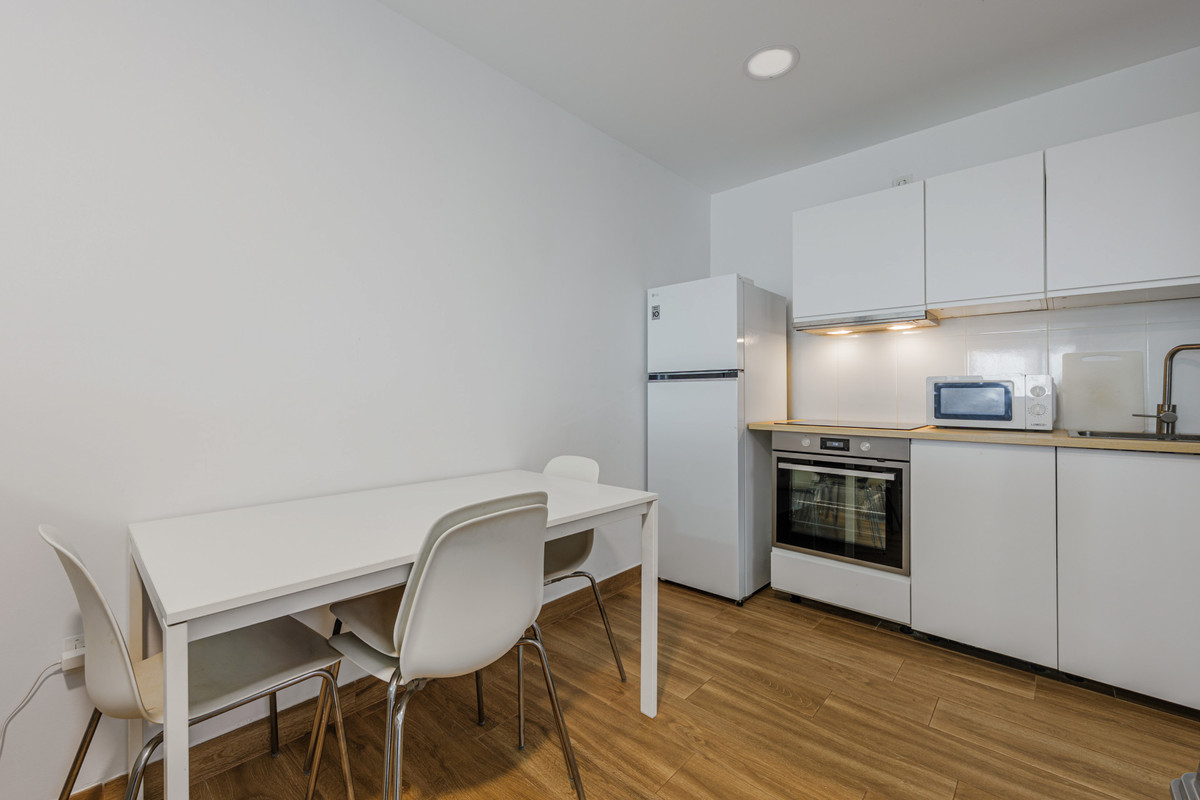 Se vende Apartamento Planta Media de 2 dormitorios en Costa Del Sol, Málaga, España