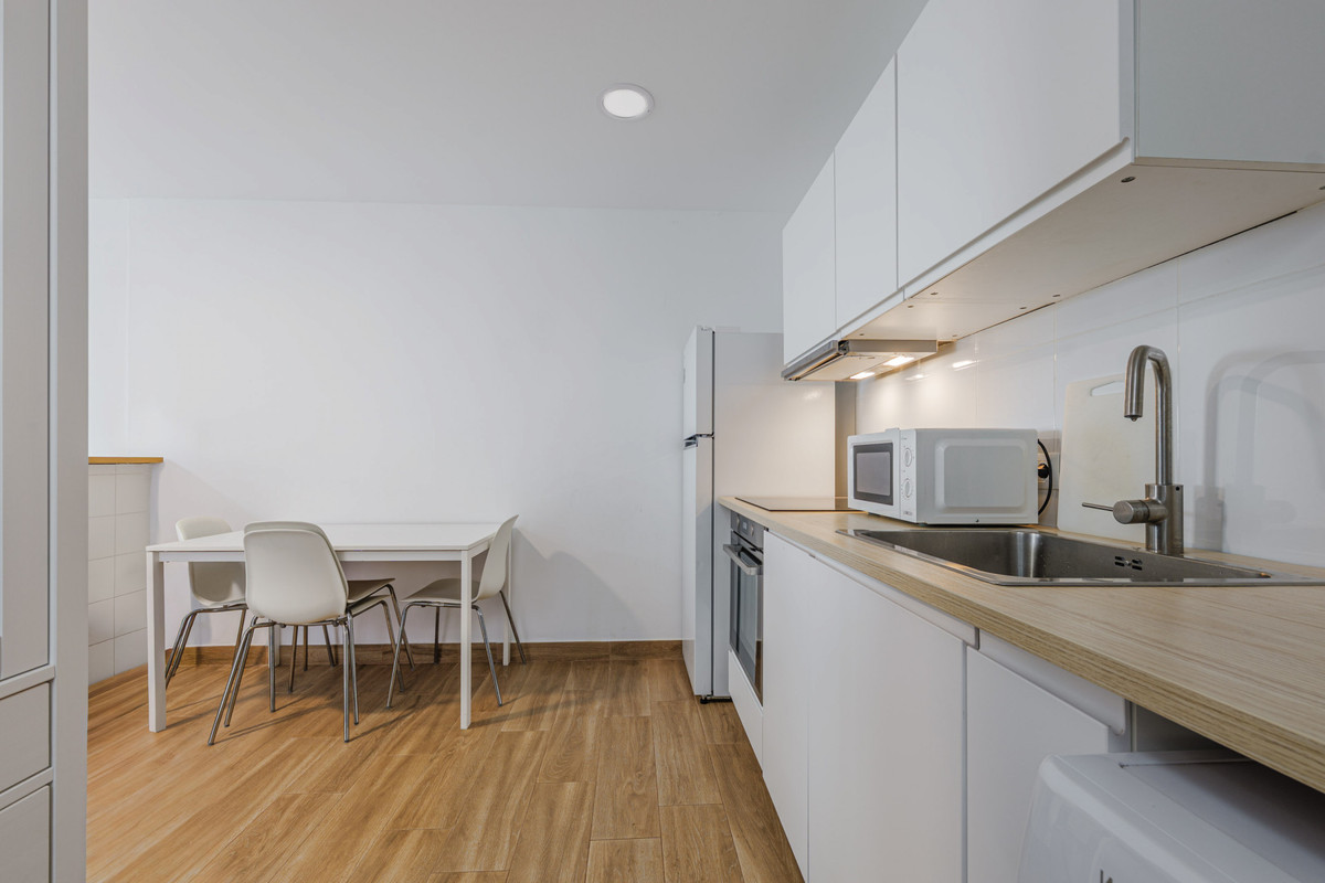 Se vende Apartamento Planta Media de 2 dormitorios en Costa Del Sol, Málaga, España