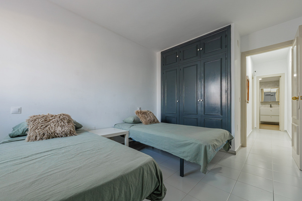 Se vende Apartamento Planta Media de 2 dormitorios en Costa Del Sol, Málaga, España