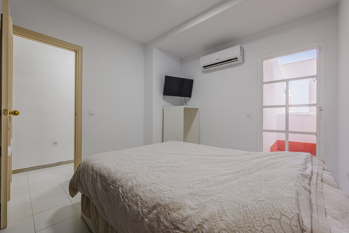 Se vende Apartamento Planta Media de 2 dormitorios en Costa Del Sol, Málaga, España