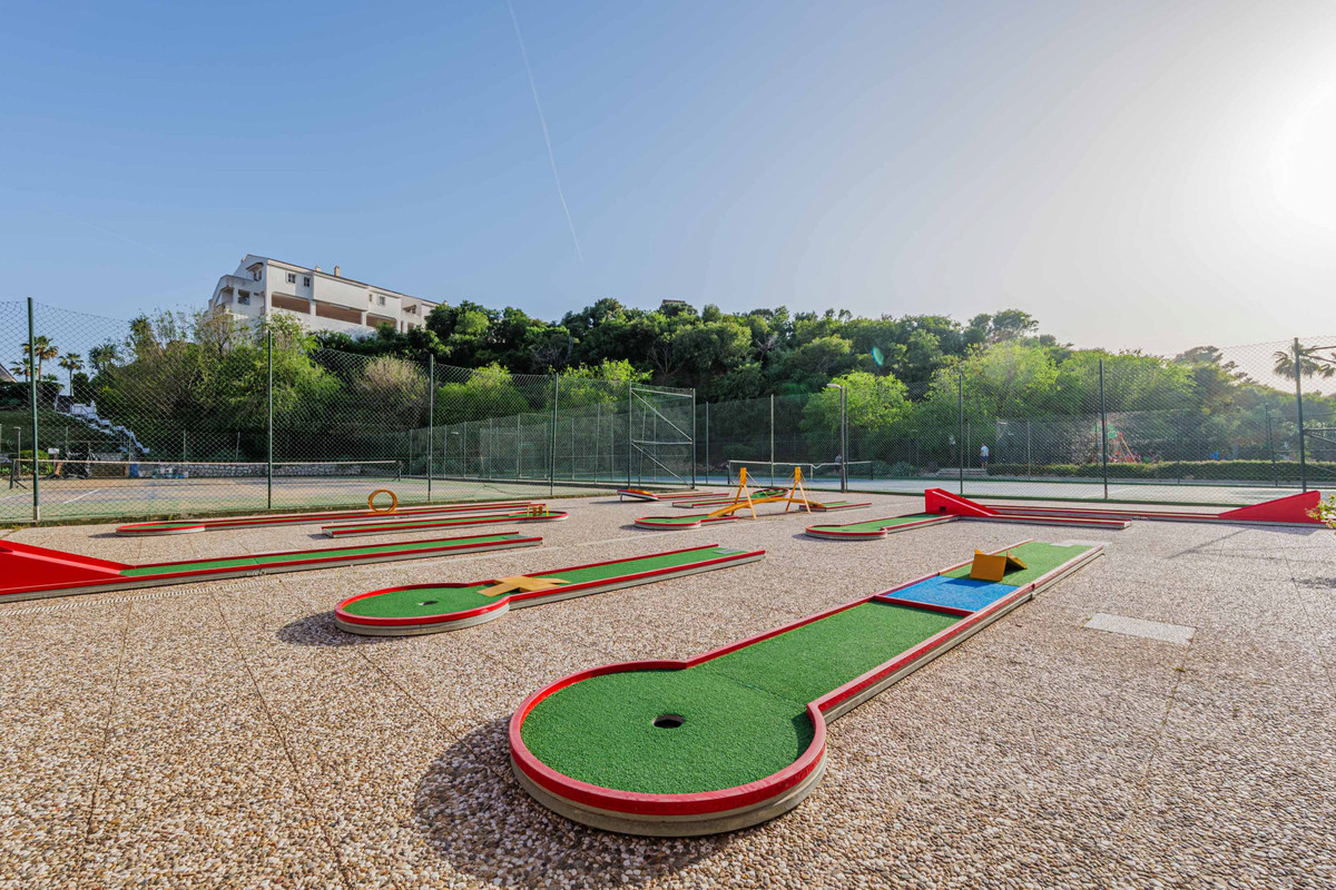 Se vende Apartamento Planta Media de 2 dormitorios en Costa Del Sol, Málaga, España