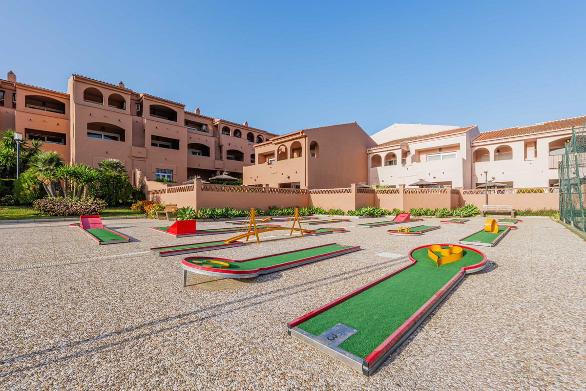 Se vende Apartamento Planta Media de 2 dormitorios en Costa Del Sol, Málaga, España