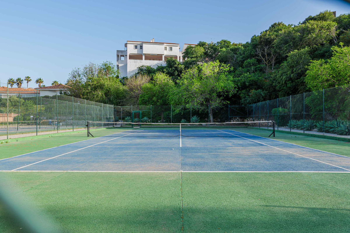 Se vende Apartamento Planta Media de 2 dormitorios en Costa Del Sol, Málaga, España