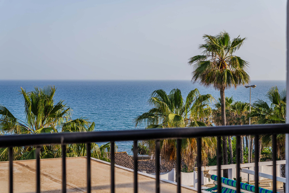 Se vende Apartamento Planta Media de 2 dormitorios en Costa Del Sol, Málaga, España