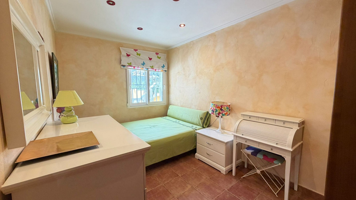 Se vende Villa - Chalet de 5 dormitorios en Costa Blanca, Alicante, España