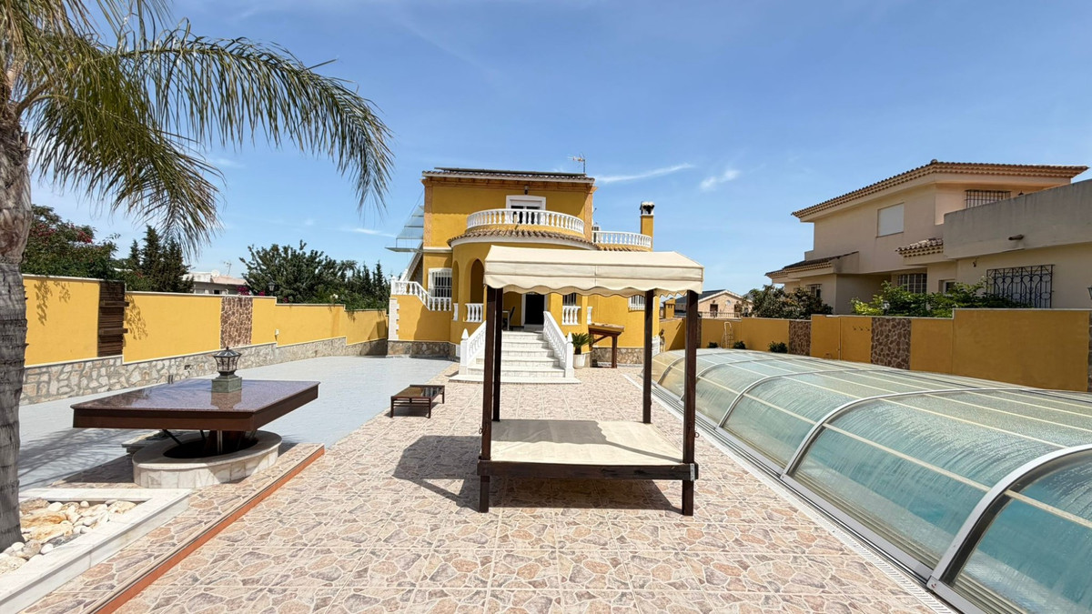 Se vende Villa - Chalet de 5 dormitorios en Costa Blanca, Alicante, España