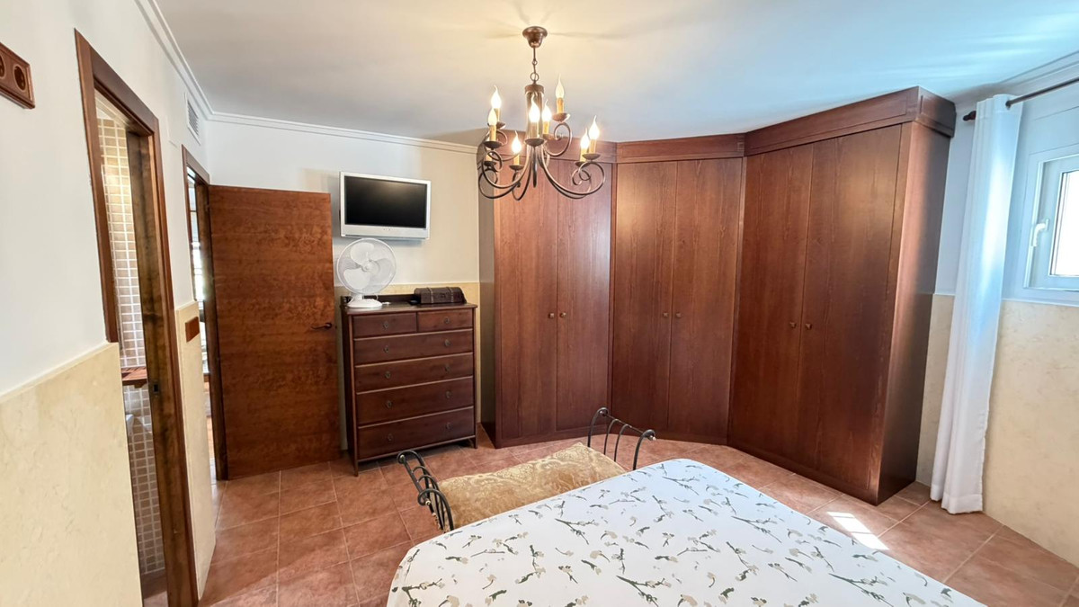 Se vende Villa - Chalet de 5 dormitorios en Costa Blanca, Alicante, España