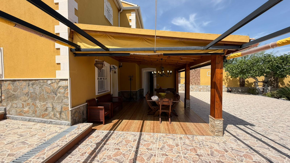 Se vende Villa - Chalet de 5 dormitorios en Costa Blanca, Alicante, España