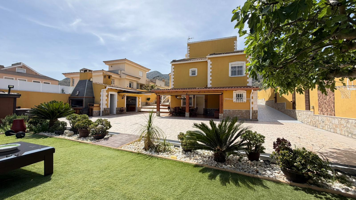 Se vende Villa - Chalet de 5 dormitorios en Costa Blanca, Alicante, España