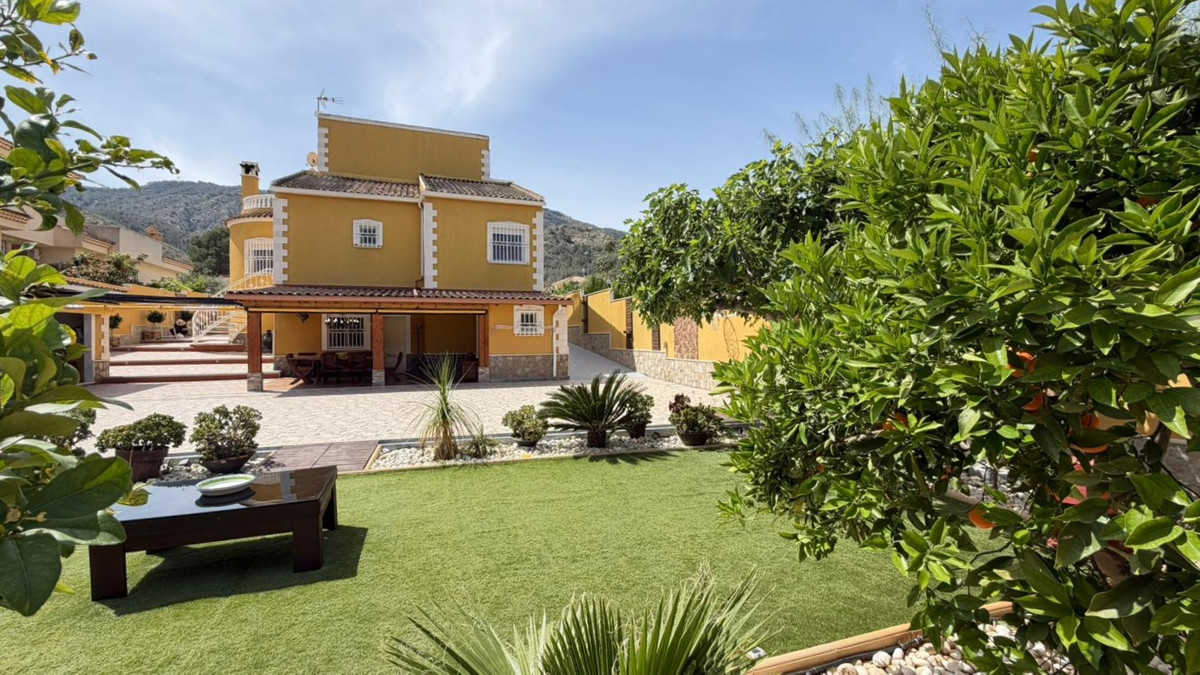 Se vende Villa - Chalet de 5 dormitorios en Costa Blanca, Alicante, España
