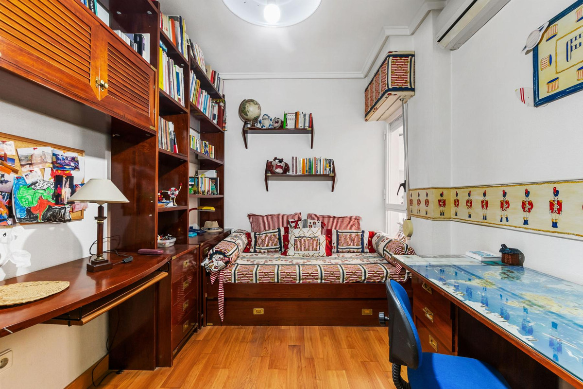Se vende Apartamento Planta Media de 4 dormitorios en Costa Blanca, Alicante, España