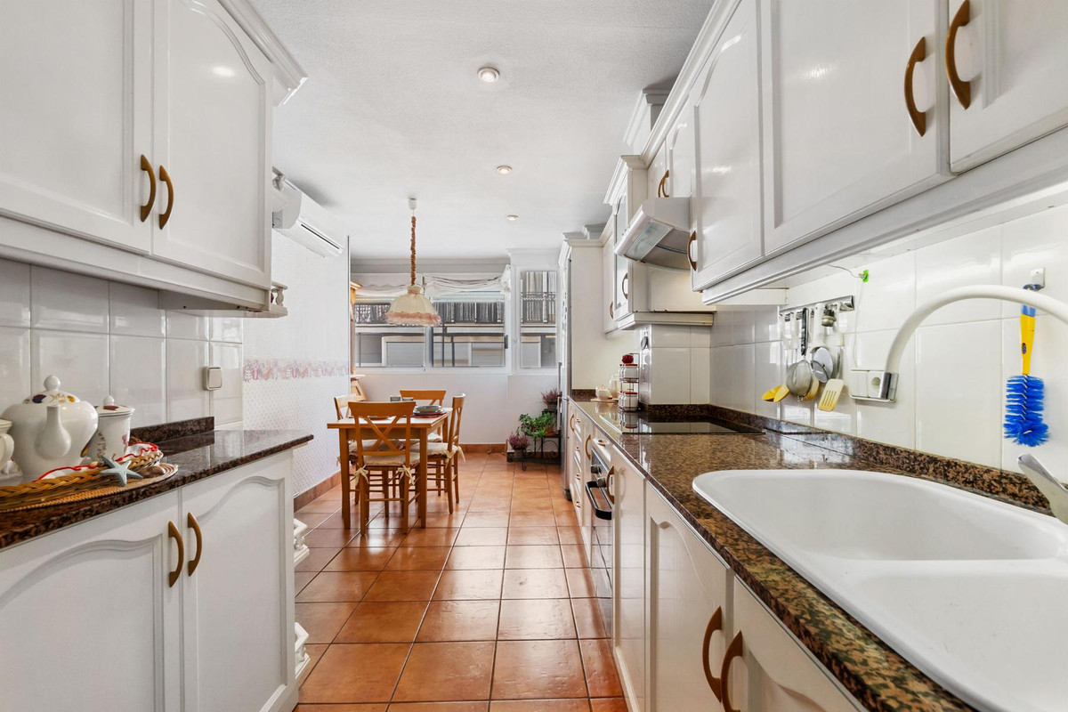 Se vende Apartamento Planta Media de 4 dormitorios en Costa Blanca, Alicante, España