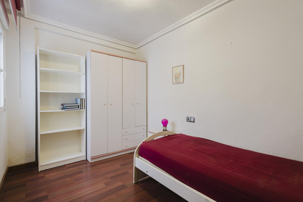 Se vende Apartamento Planta Media de 3 dormitorios en Costa Blanca, Alicante, España