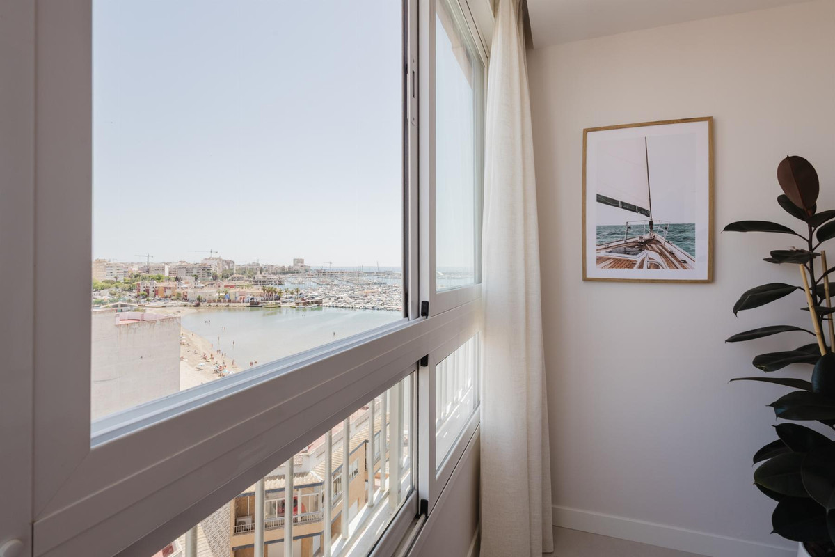 Se vende Apartamento Planta Media de 3 dormitorios en Costa Blanca, Alicante, España