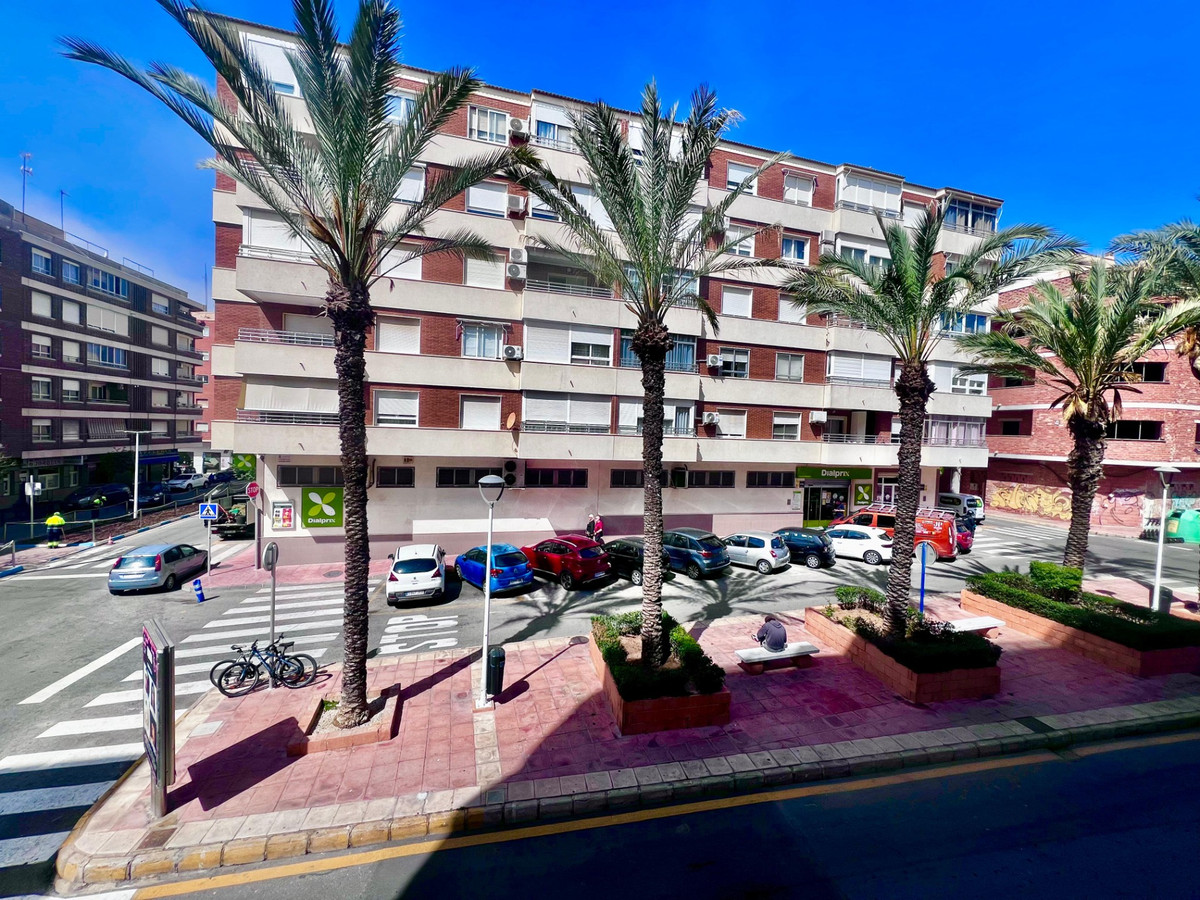 Se vende Apartamento Planta Baja de 2 dormitorios en Costa Blanca, Alicante, España