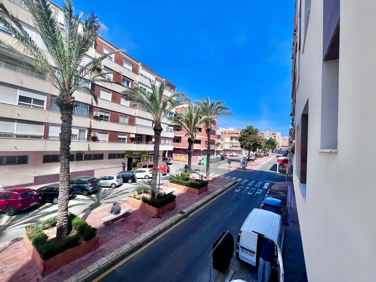 Se vende Apartamento Planta Baja de 2 dormitorios en Costa Blanca, Alicante, España