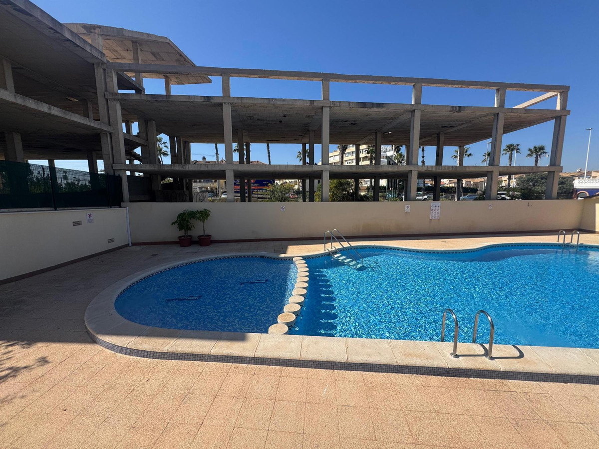 Se vende Apartamento Planta Media de 2 dormitorios en Costa Blanca, Alicante, España
