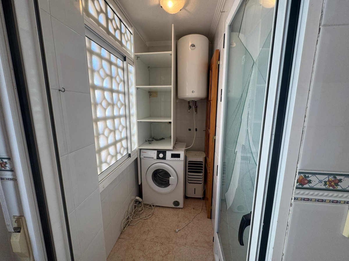 Se vende Apartamento Planta Media de 2 dormitorios en Costa Blanca, Alicante, España