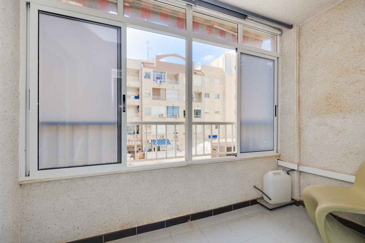 Se vende Apartamento Planta Media de 1 dormitorios en Costa Blanca, Alicante, España
