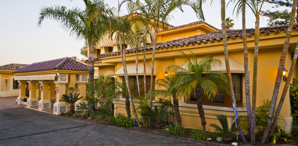 Se vende Villa - Chalet de 6 dormitorios en Costa Del Sol, Málaga, España
