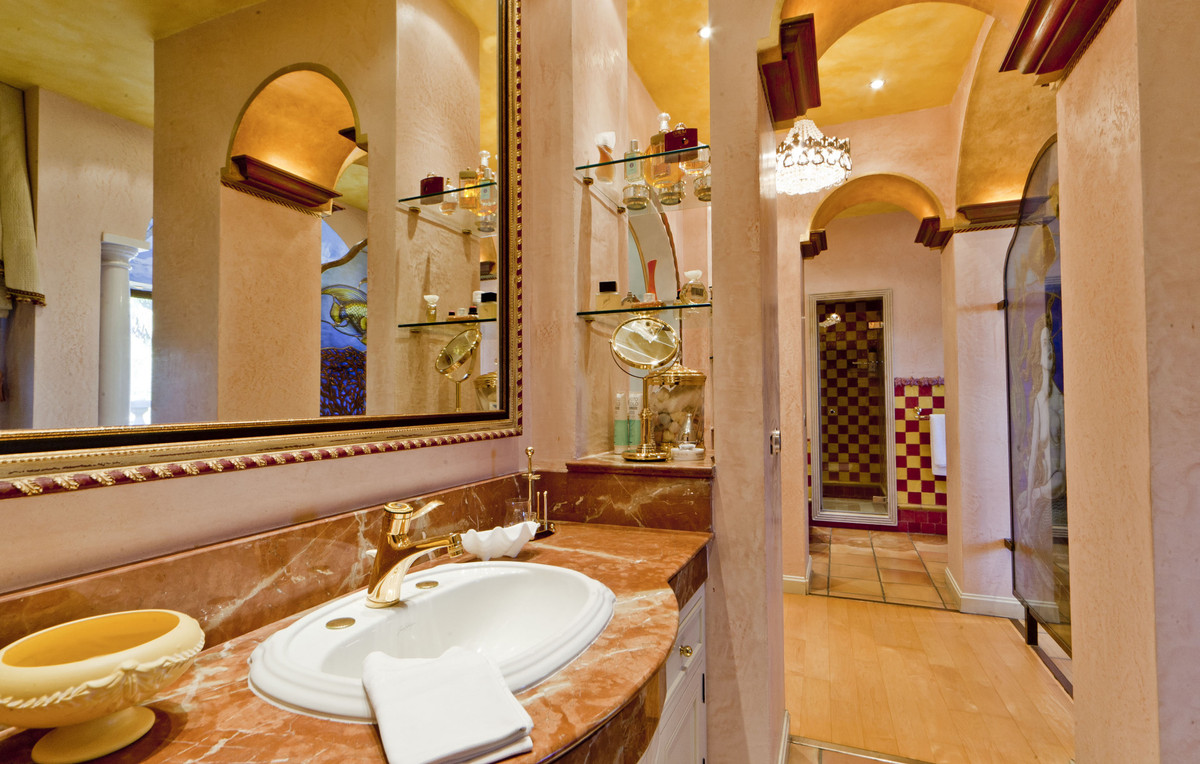 Se vende Villa - Chalet de 6 dormitorios en Costa Del Sol, Málaga, España