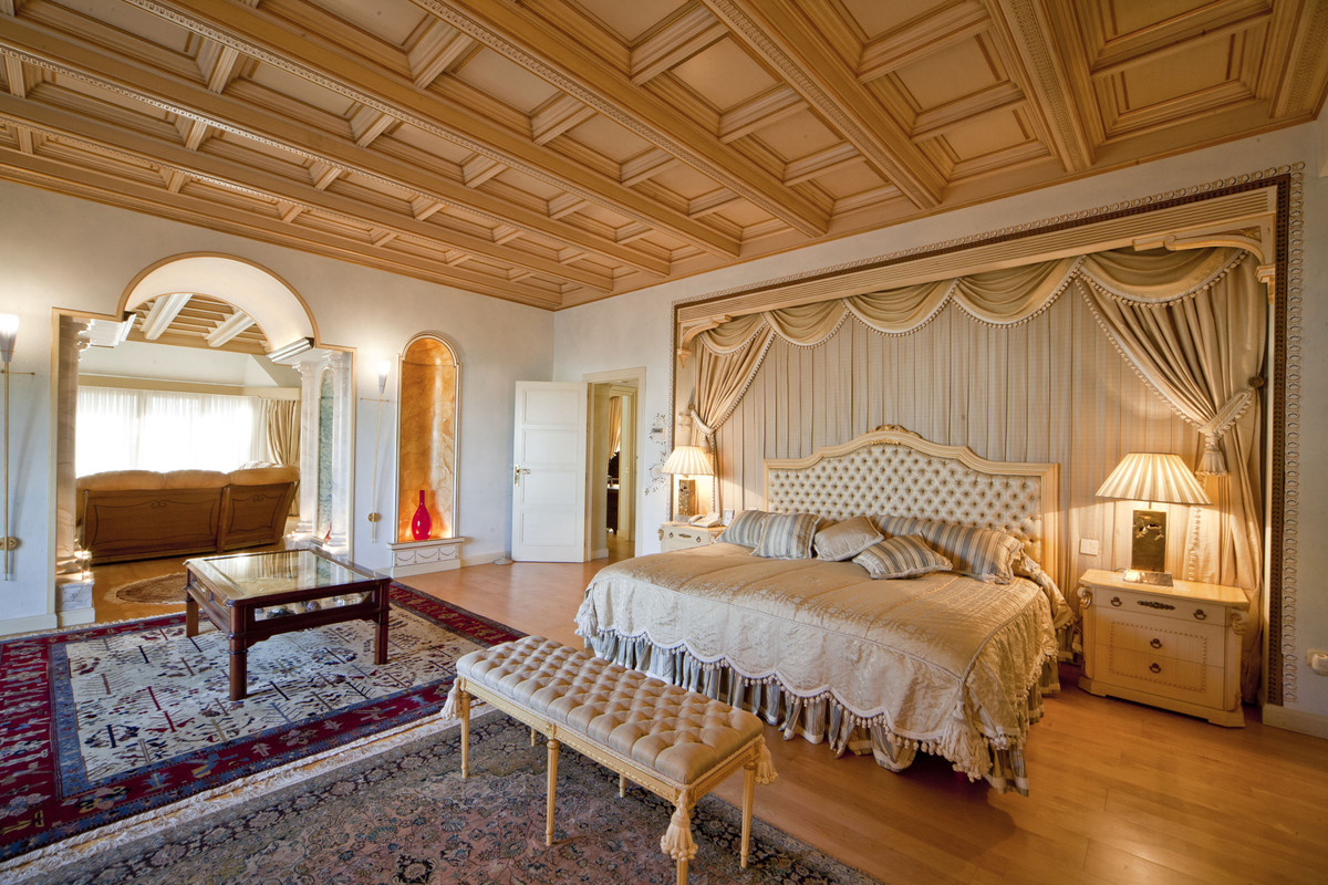 Se vende Villa - Chalet de 6 dormitorios en Costa Del Sol, Málaga, España