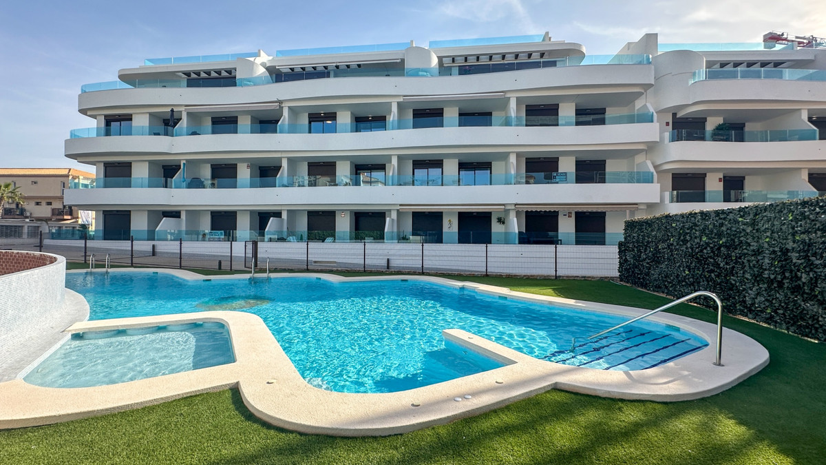 Se vende Apartamento Planta Baja de 2 dormitorios en Costa Blanca, Alicante, España
