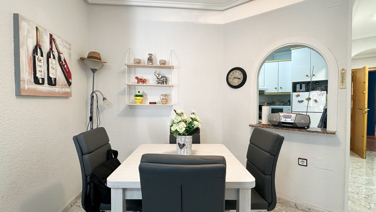 Se vende Apartamento Planta Media de 2 dormitorios en Costa Blanca, Alicante, España