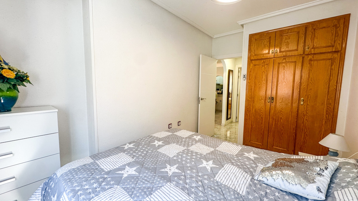 Se vende Apartamento Planta Media de 2 dormitorios en Costa Blanca, Alicante, España