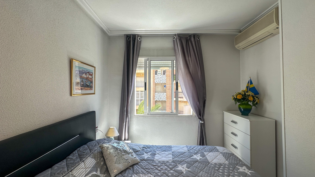 Se vende Apartamento Planta Media de 2 dormitorios en Costa Blanca, Alicante, España