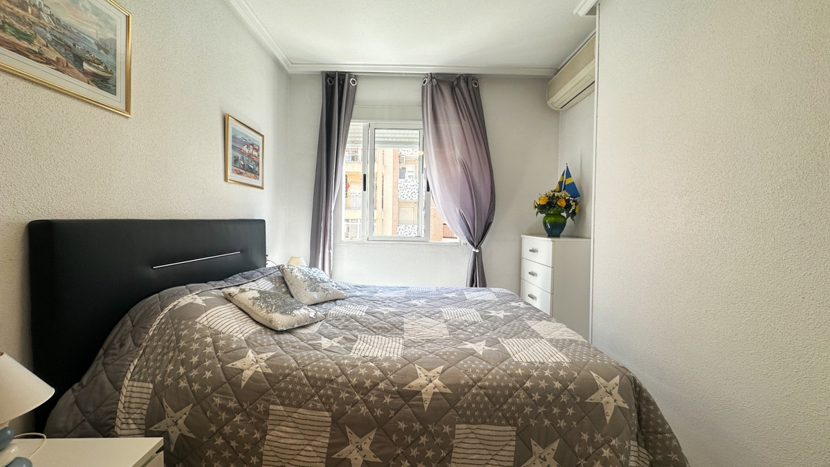 Se vende Apartamento Planta Media de 2 dormitorios en Costa Blanca, Alicante, España