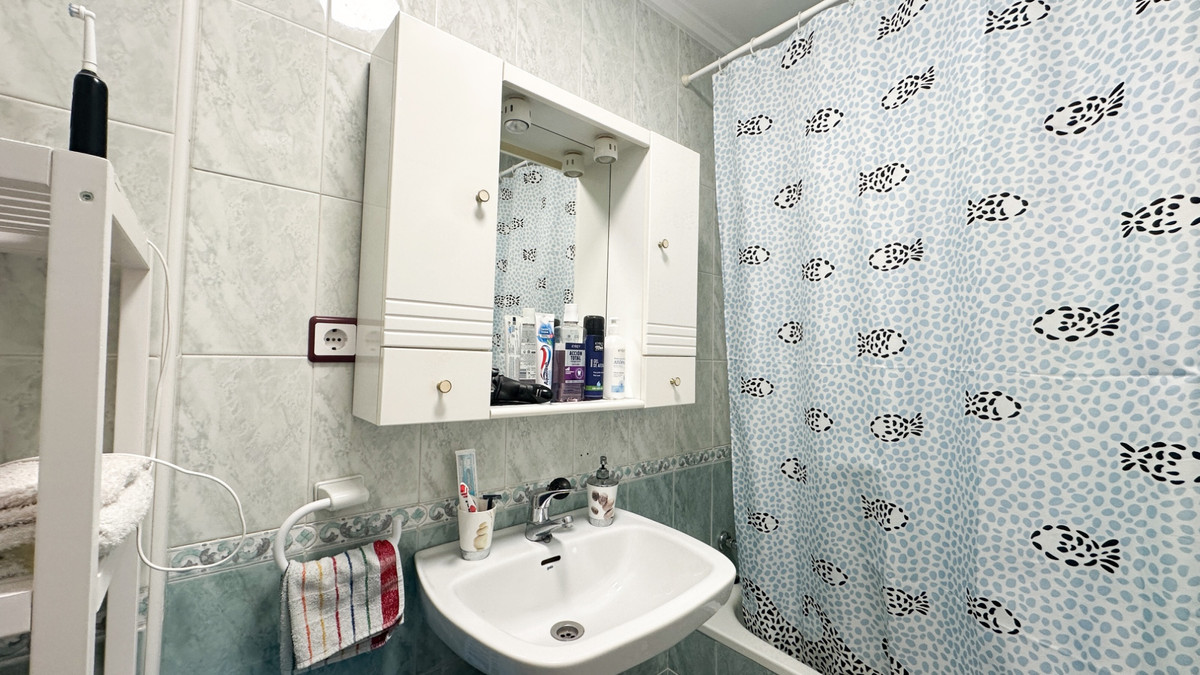 Se vende Apartamento Planta Media de 2 dormitorios en Costa Blanca, Alicante, España