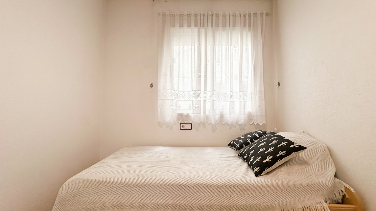 Se vende Apartamento Planta Media de 2 dormitorios en Costa Blanca, Alicante, España