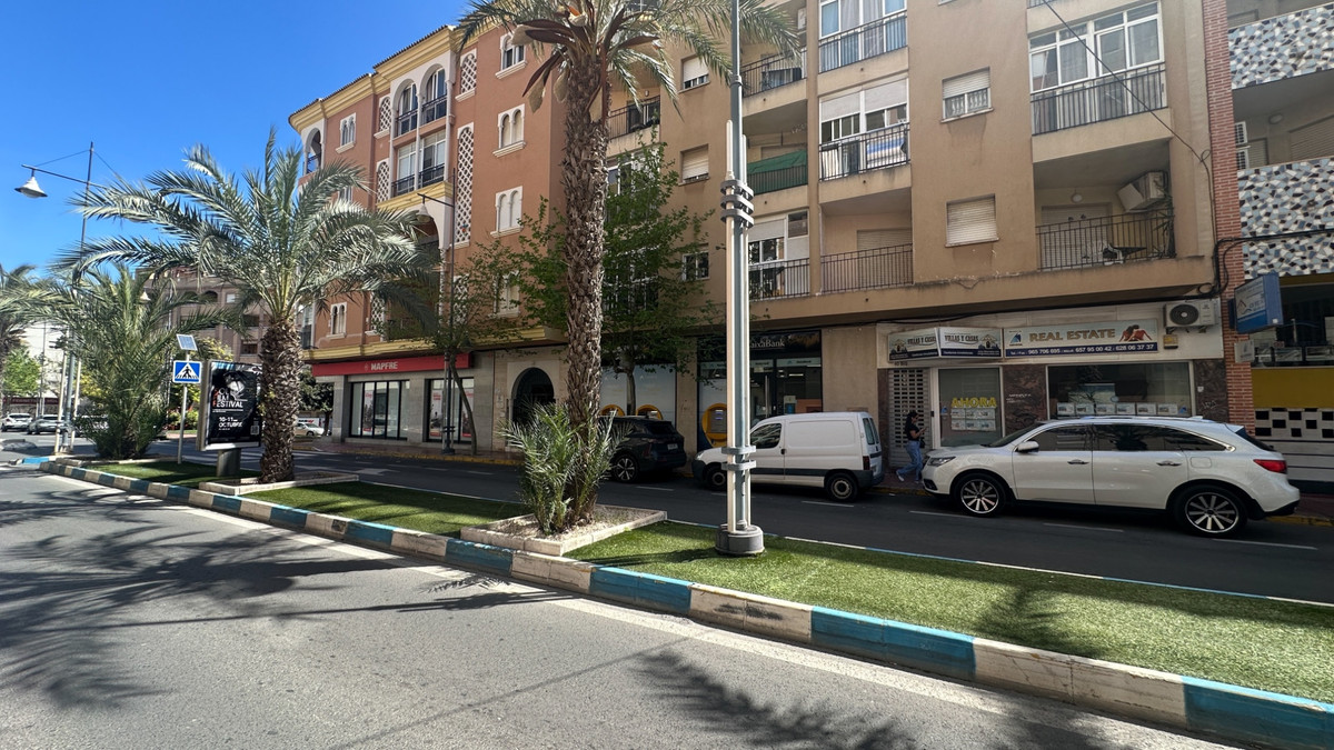 Se vende Apartamento Planta Media de 2 dormitorios en Costa Blanca, Alicante, España