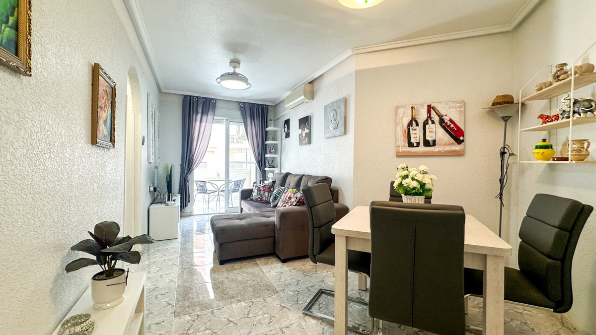 Se vende Apartamento Planta Media de 2 dormitorios en Costa Blanca, Alicante, España