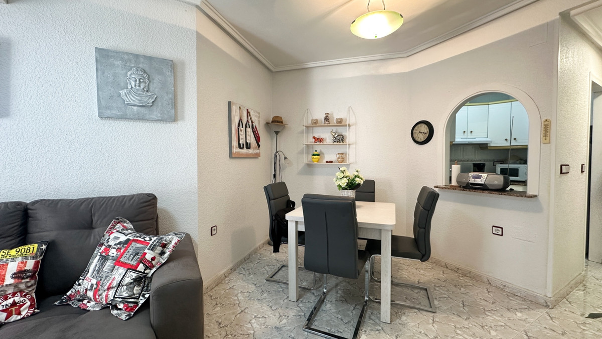 Se vende Apartamento Planta Media de 2 dormitorios en Costa Blanca, Alicante, España