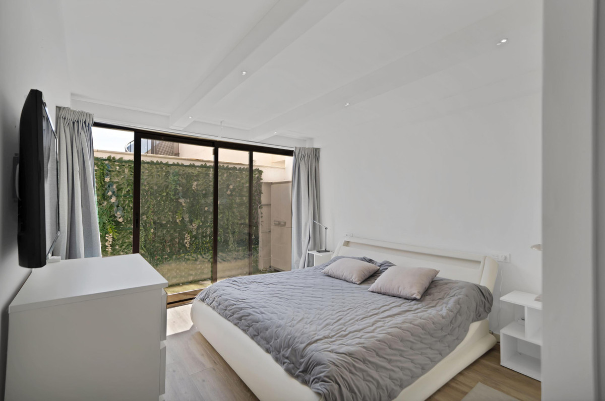 2 Bed Apartment for sale in Casares Costa Del Sol, Málaga, Spain