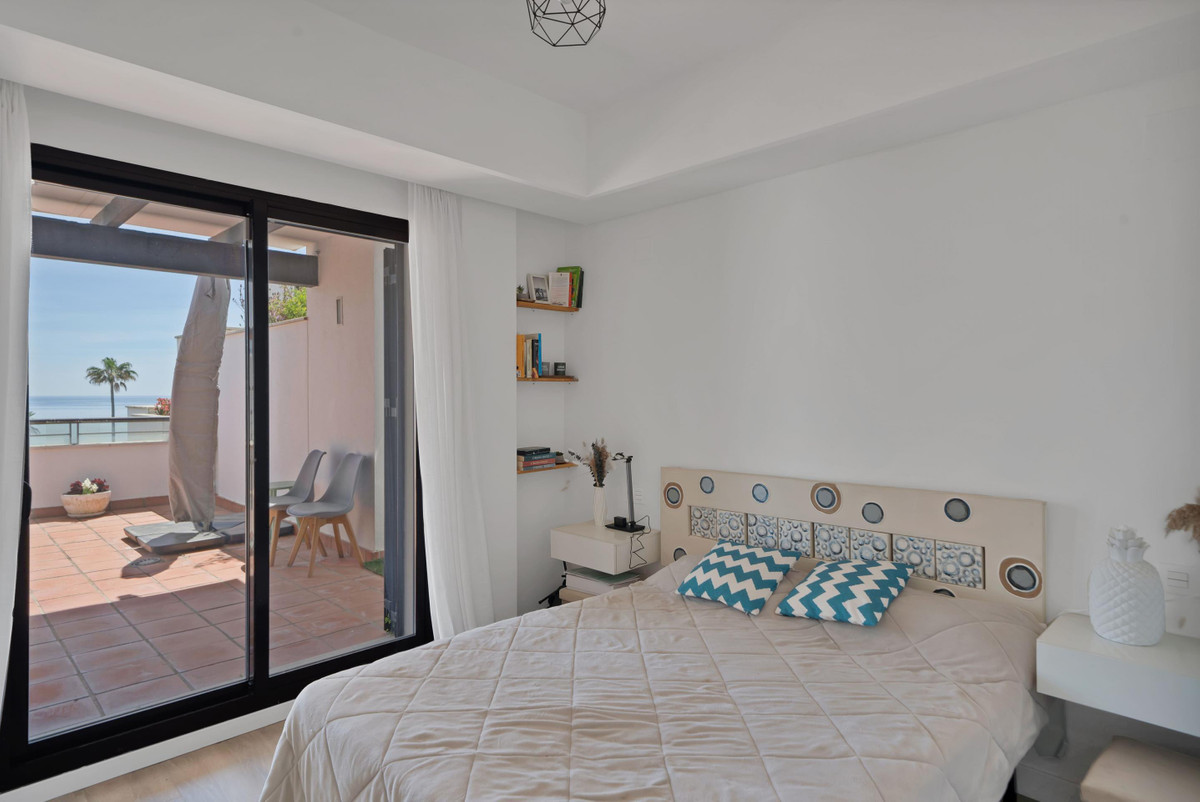 2 Bed Apartment for sale in Casares Costa Del Sol, Málaga, Spain