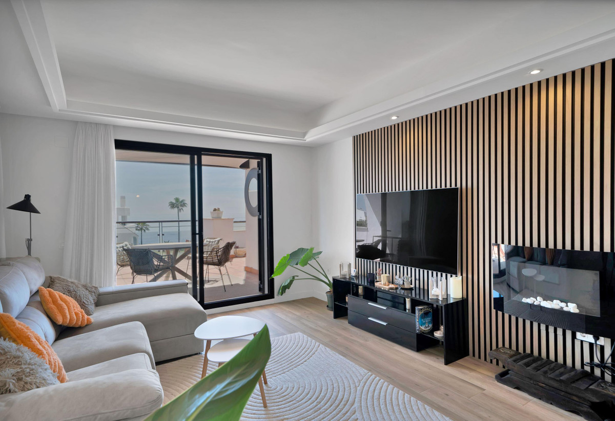 2 Bed Apartment for sale in Casares Costa Del Sol, Málaga, Spain