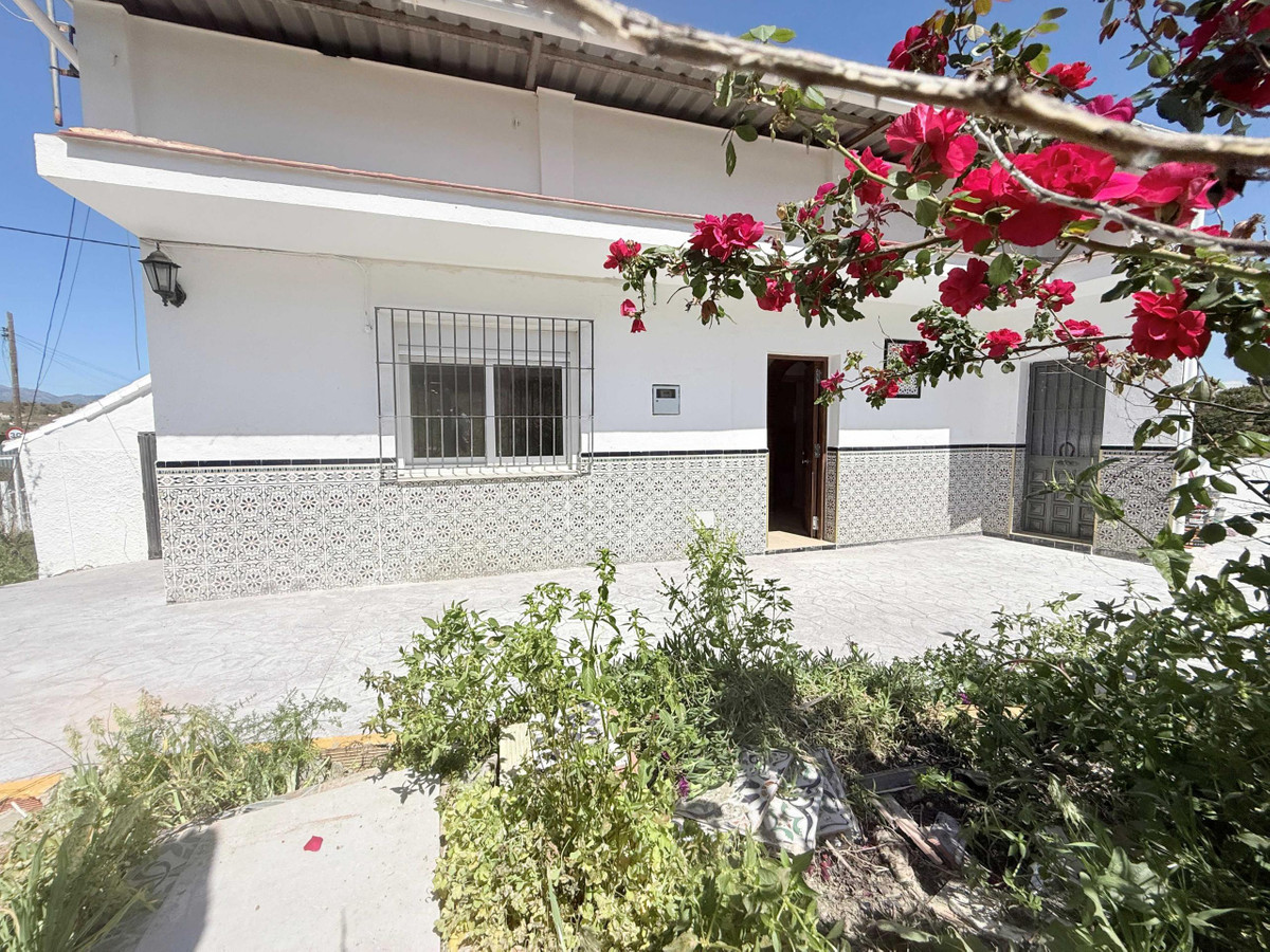 3 Bed Townhouse for sale in Coín Costa Del Sol, Málaga, Spain