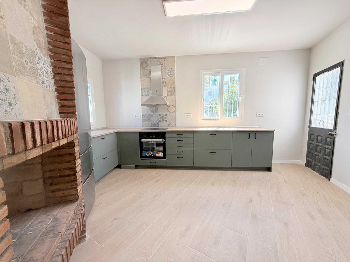 3 Bed Townhouse for sale in Coín Costa Del Sol, Málaga, Spain