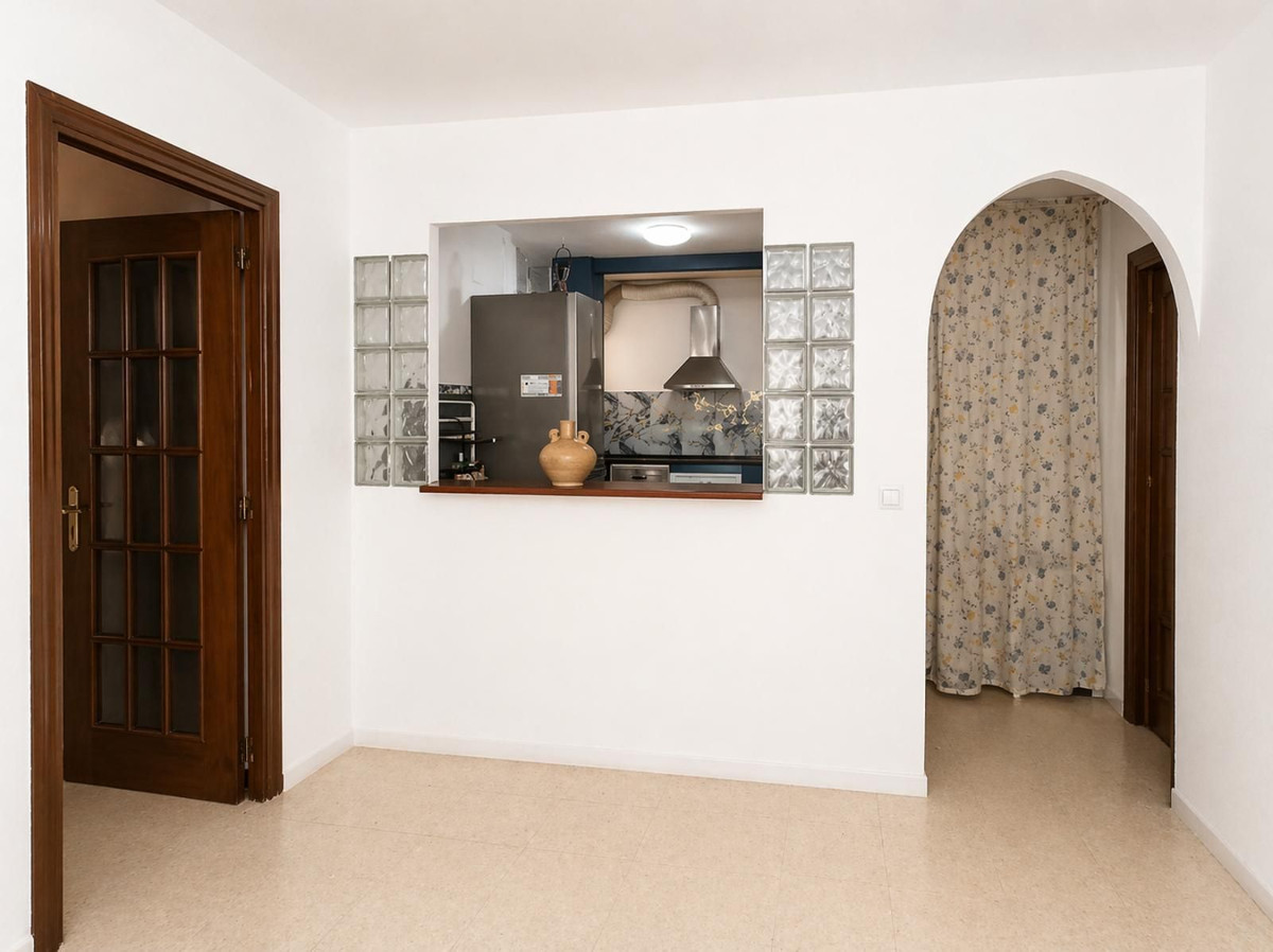 3 Bed Apartment for sale in Fuengirola Costa Del Sol, Málaga, Spain