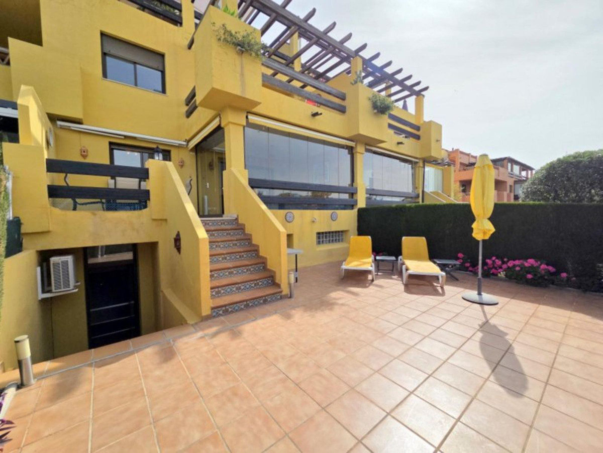 Se vende Apartamento Planta Baja de 3 dormitorios en Costa Del Sol, Málaga, España