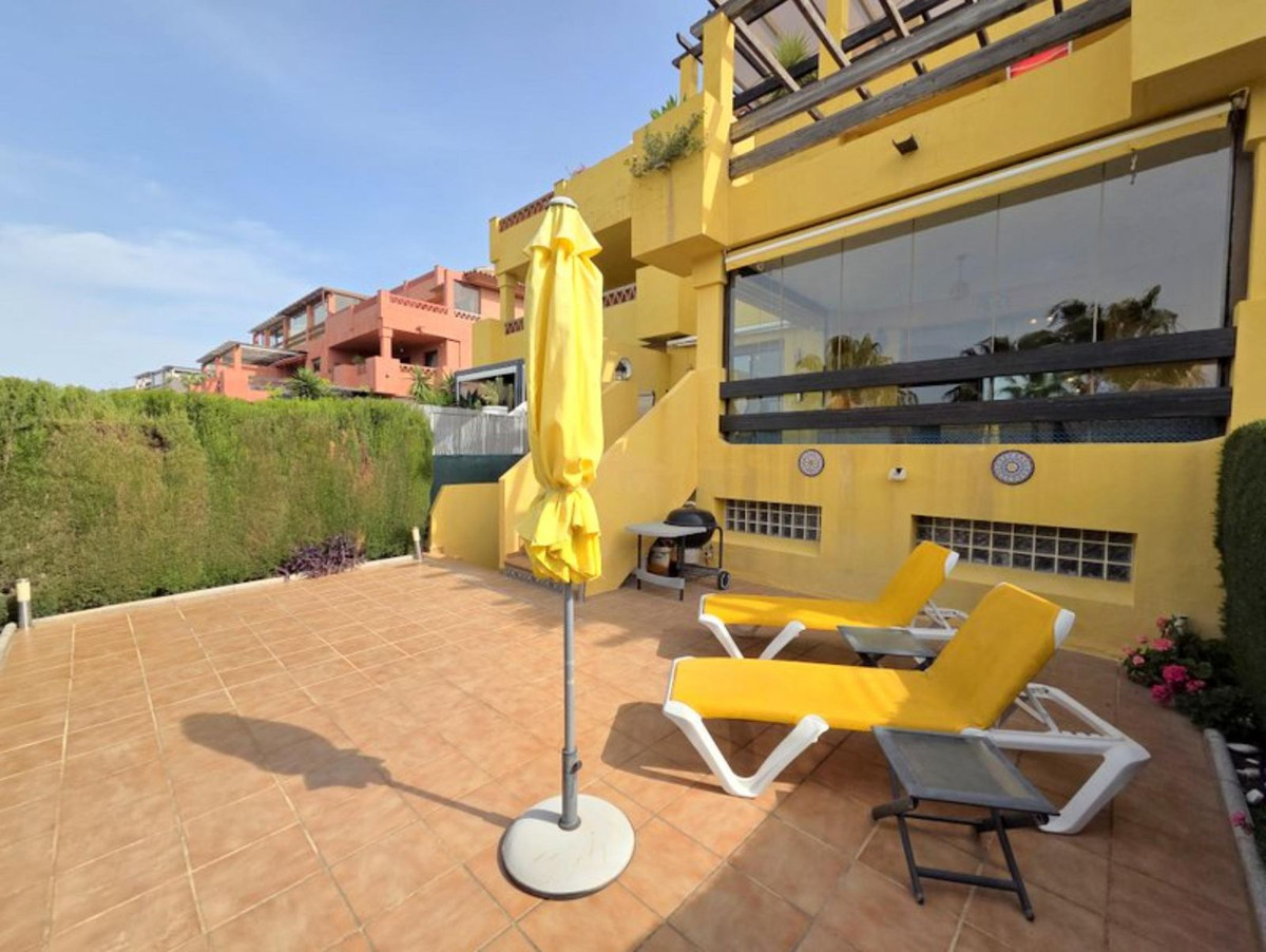 Se vende Apartamento Planta Baja de 3 dormitorios en Costa Del Sol, Málaga, España