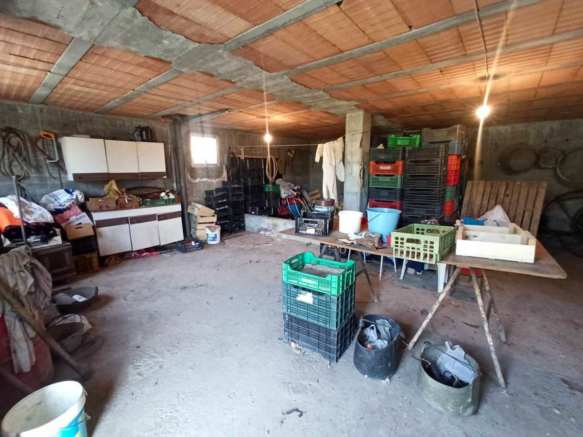 Se vende Finca - Cortijo de 3 dormitorios en Costa Del Sol, Málaga, España