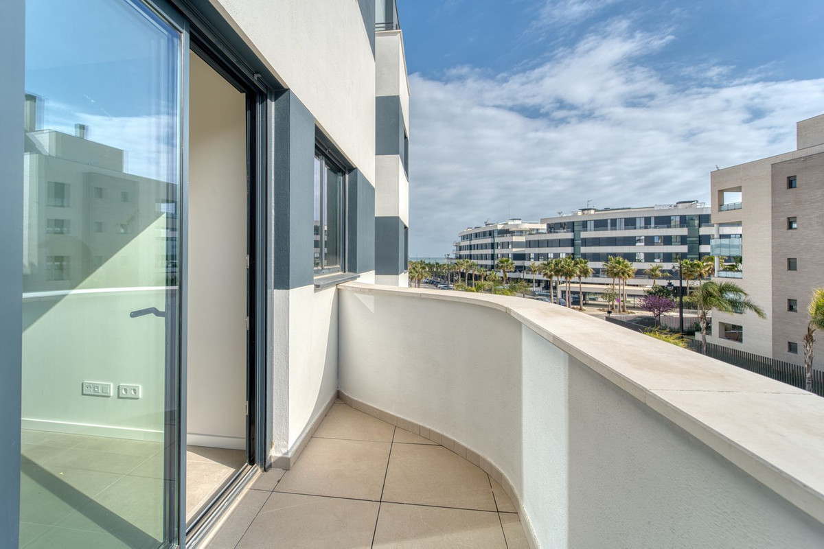 Se vende Apartamento Planta Media de 2 dormitorios en Costa Del Sol, Málaga, España