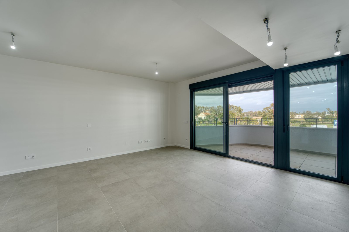 Se vende Apartamento Planta Media de 2 dormitorios en Costa Del Sol, Málaga, España