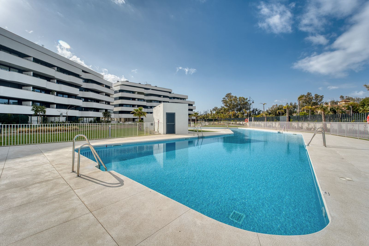 Se vende Apartamento Planta Media de 2 dormitorios en Costa Del Sol, Málaga, España