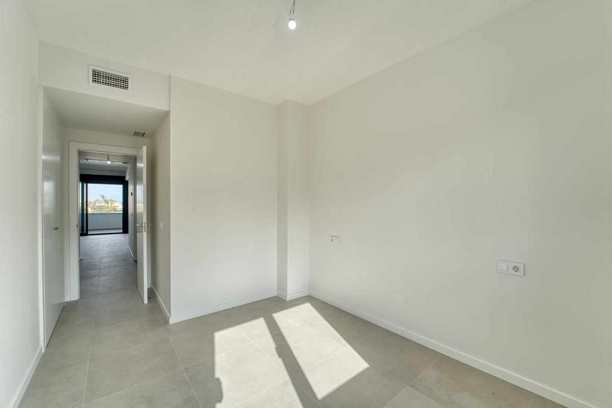 Se vende Apartamento Planta Media de 2 dormitorios en Costa Del Sol, Málaga, España